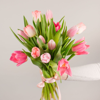 Букет из 15 розовых тюльпанов МИКС 28774