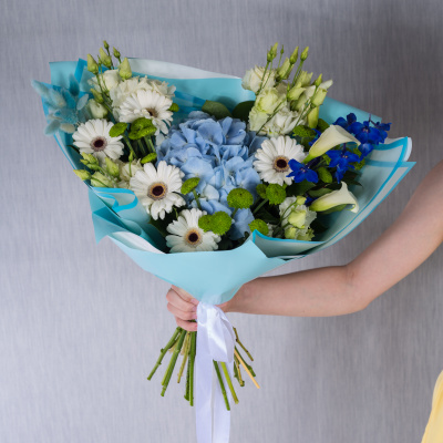 Букет с гортензией, гермини и калами "Прощальная улыбка августа" 38375 Букет с гортензией, гермини и калами "Прощальная улыбка августа" 38375