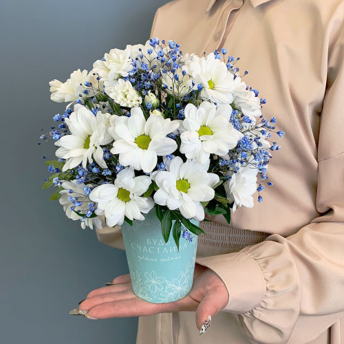 Стаканчик с хризантемой и голубой гипсофилой арт. 66995-Р