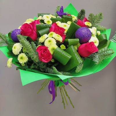 Букет "Игристый" из кустовой хризантемы, розы эквадор и нобилиса N 25905