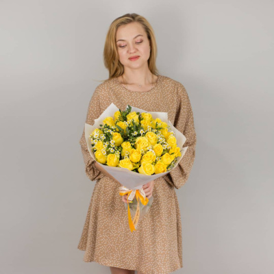 Букет из желтых роз Кения с ромашками (танацетум) 50541-Ж