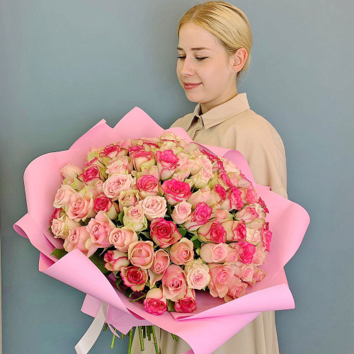 Букет 101 розовая роза Кения в упаковке арт. 29178-Р