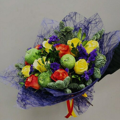 Букет "Магический" из розы эквадор, нобилиса и статицы .N 25908