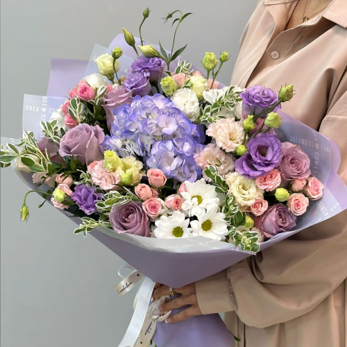 Букет с гортензией и розами арт. 66829