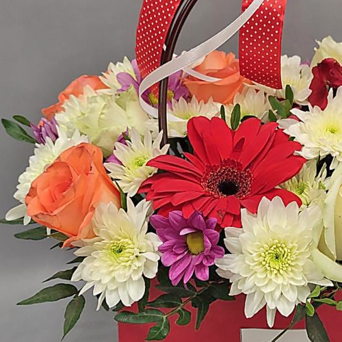 Сумочка с герберой и хризантемой "Яркое настроение" арт. 50832