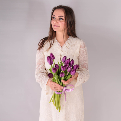 Букет из 15 фиолетовых тюльпанов 28774